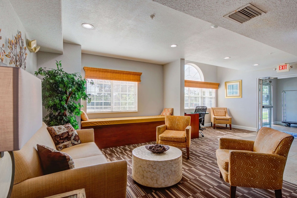 Microtel Inn Suites By Wyndham Zephyrhills 31/48