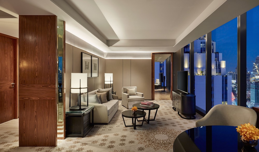 Hyatt Regency Bangkok Sukhumvit 49/76