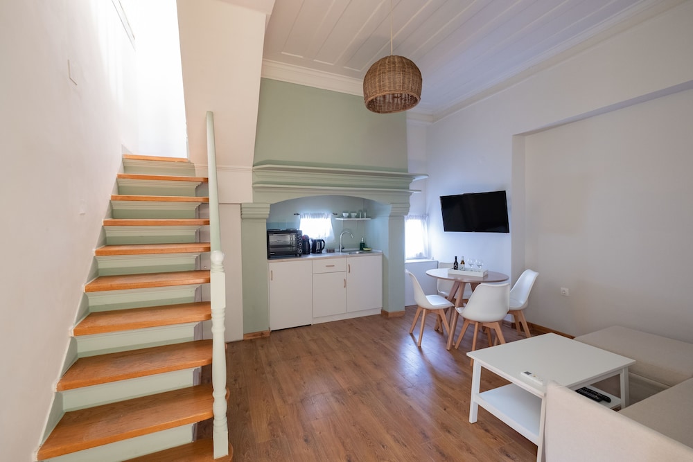 Agora Residence 25/50