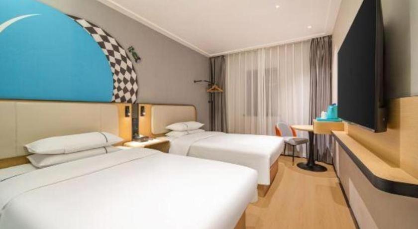 City Comfort Inn (Guangzhou Tiyu West Road Metro Station) 24/48