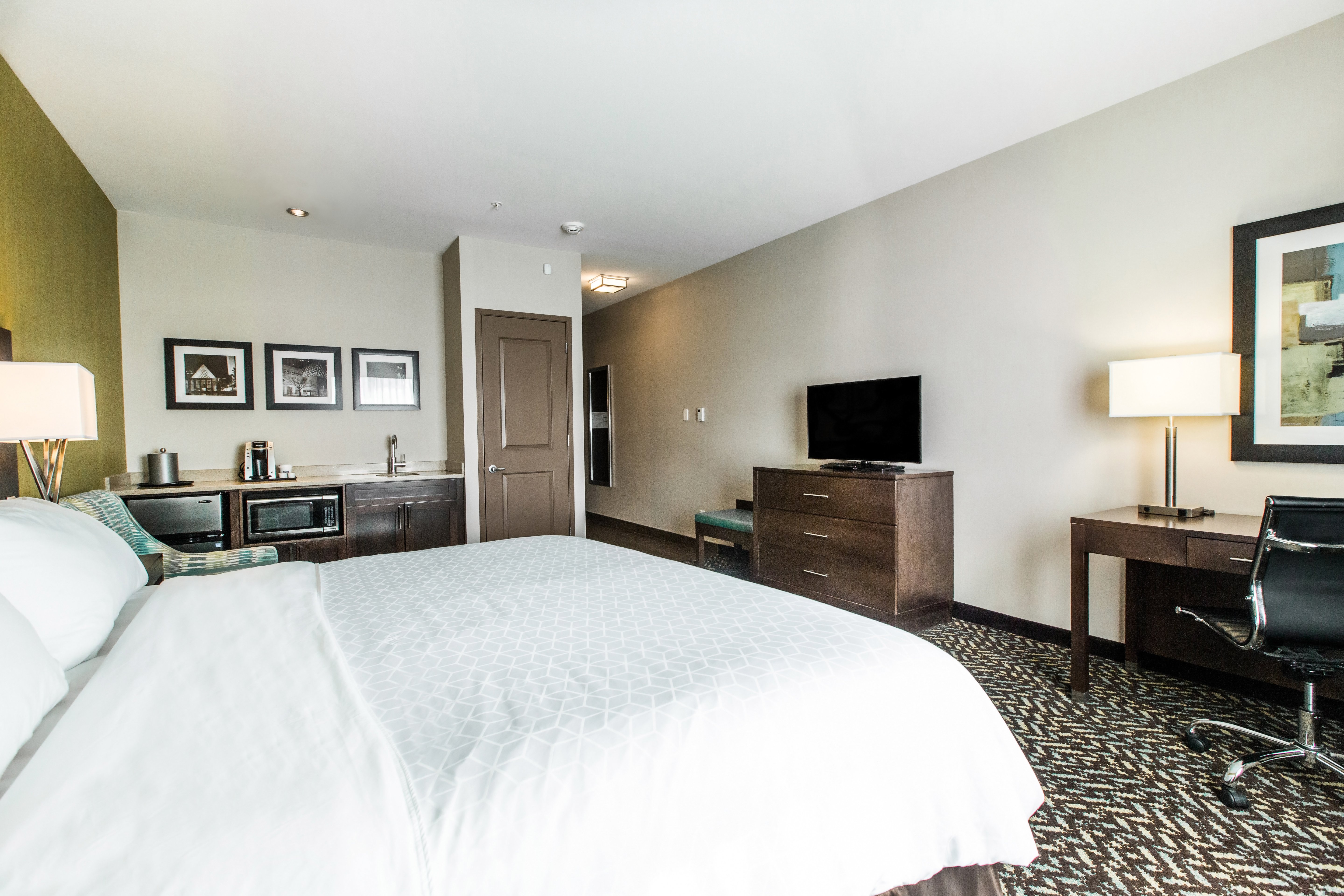 Holiday Inn Express & Suites Spruce Grove - Stony Plain 11/68