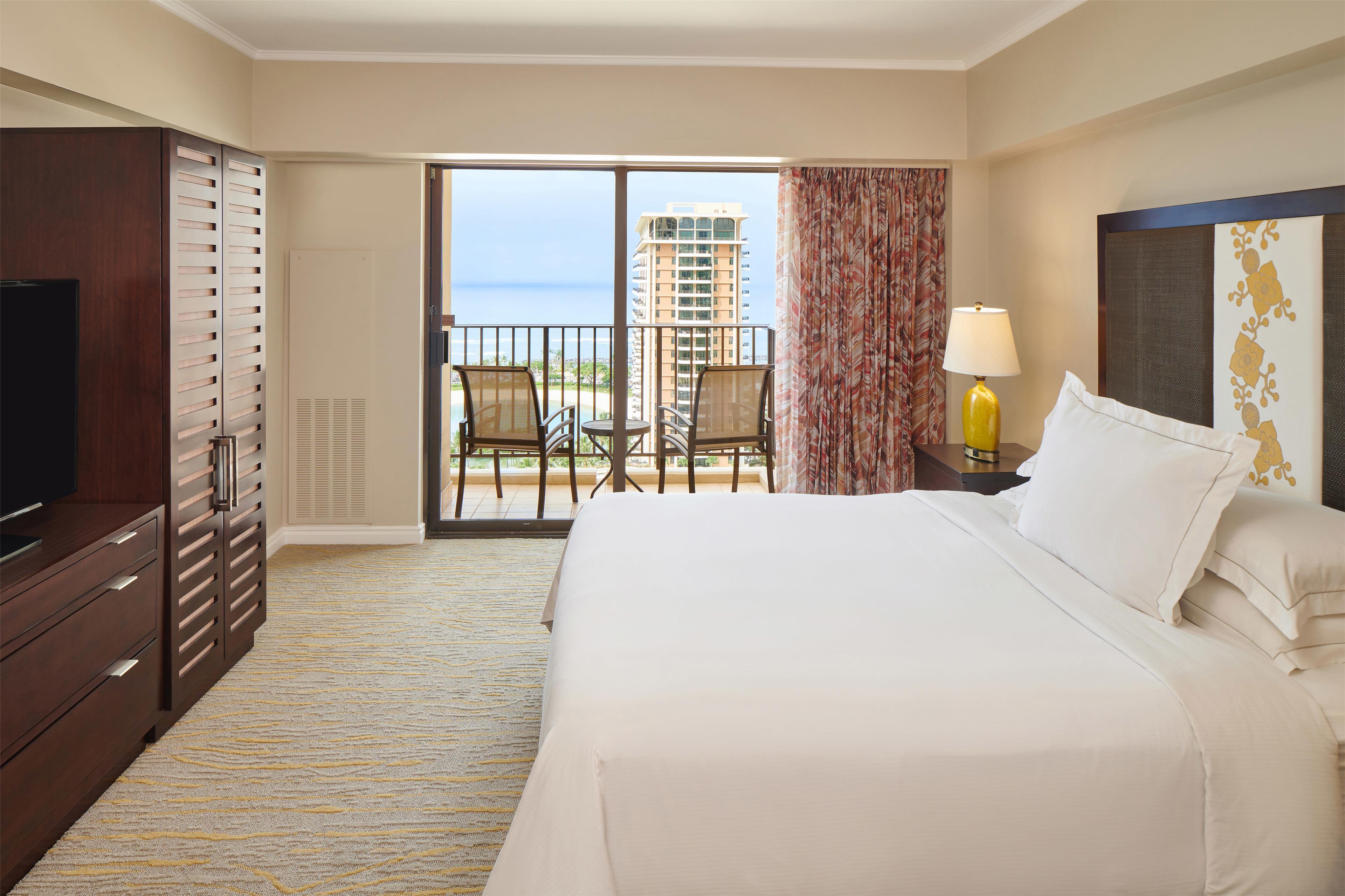 1 Bedroom, Suite, King Bed, Ocean View, Kalia Tower, Accessible