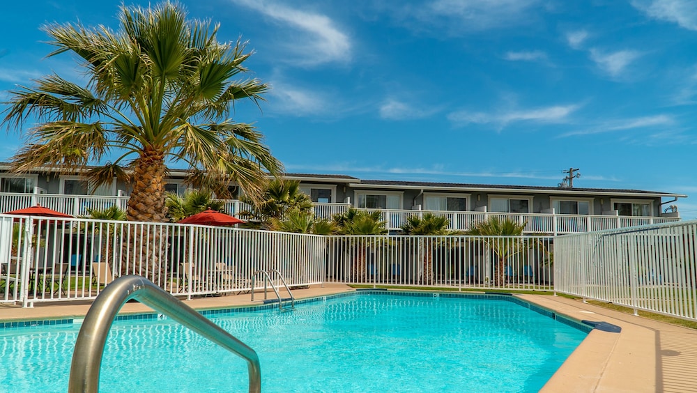 San Simeon Lodge 3/68