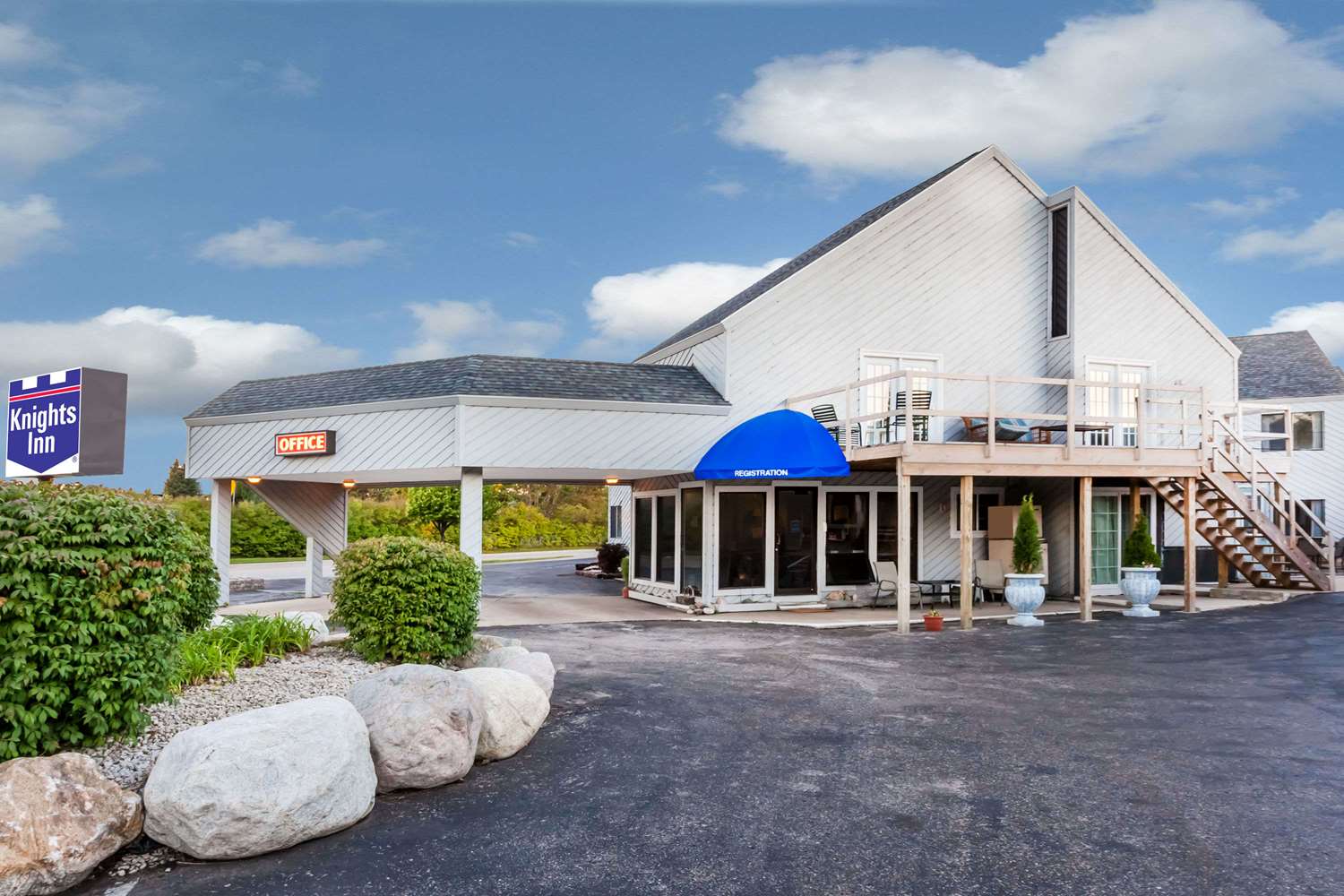 Knights Inn Mackinaw City 2/17
