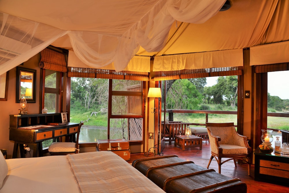 Hamilton Tented Camp 10/56