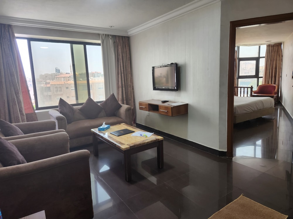 Orchid Hotel 26/34