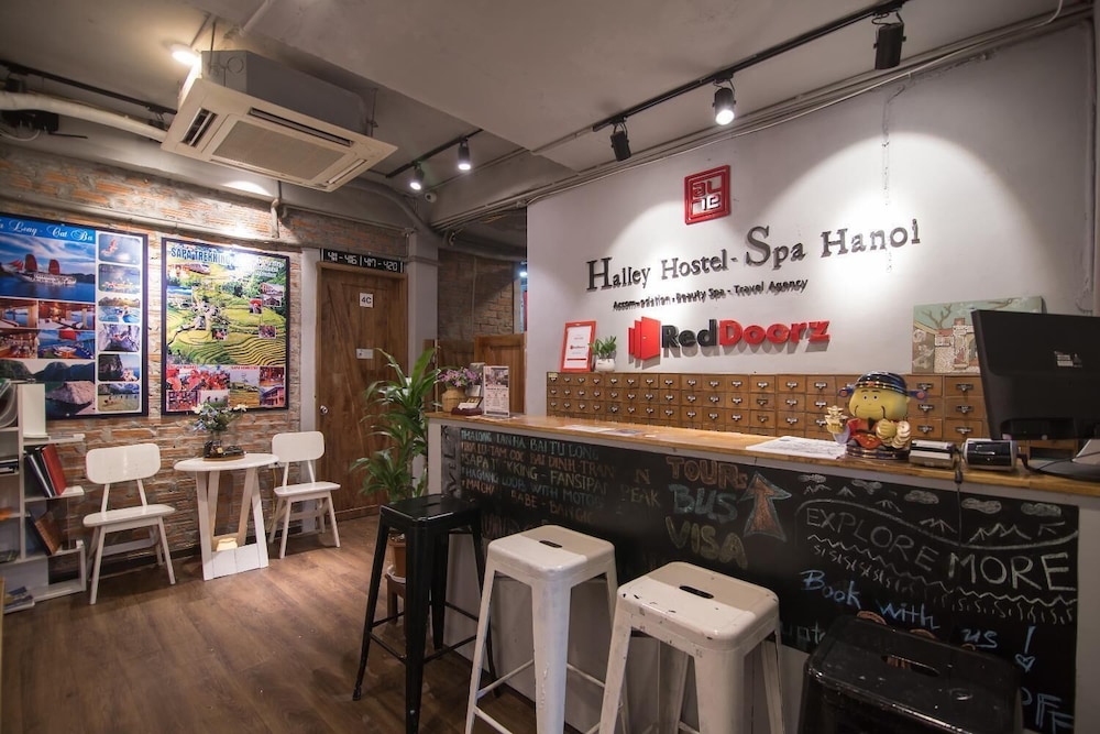 Soft Pillow Hostel - Adults Only 37/45