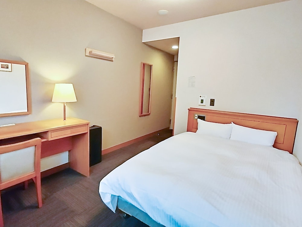 Semi Room, Semi Double Bed, Smoking