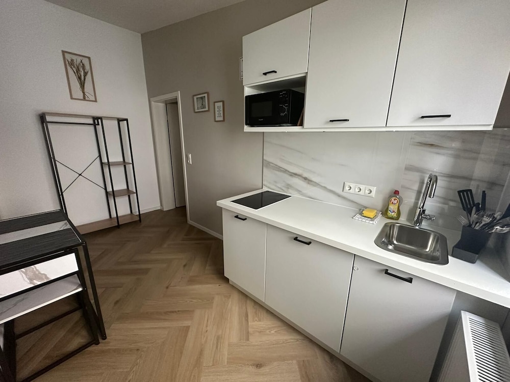 Apartment City Lenaustraße 21/25