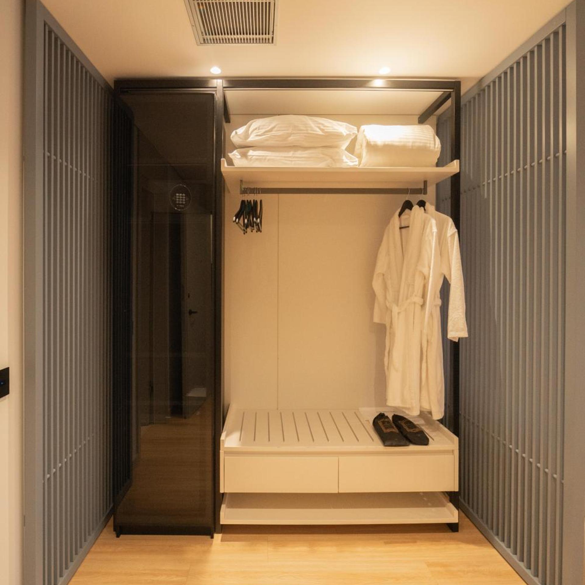 Yacht Premium Hotel 23/50