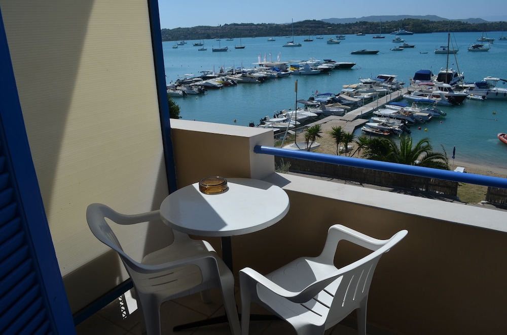 Hotel Rozos 15/19