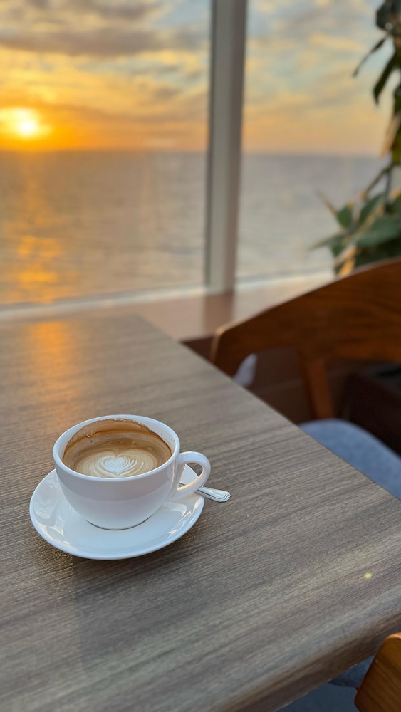 فندق سي فيو(SEAVIEW HOTEL) 64/74