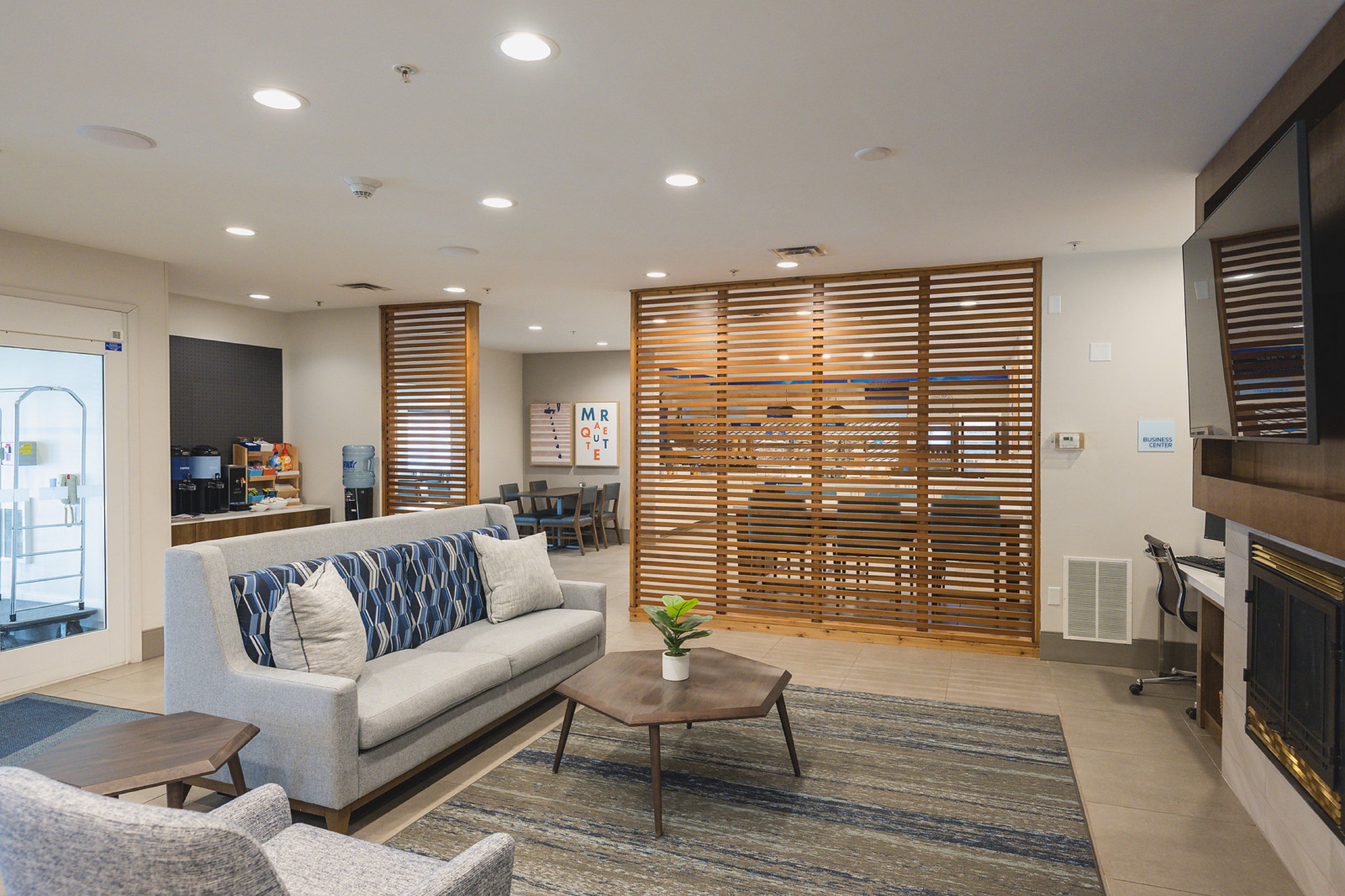Holiday Inn Express & Suites Marquette, an IHG Hotel 34/50