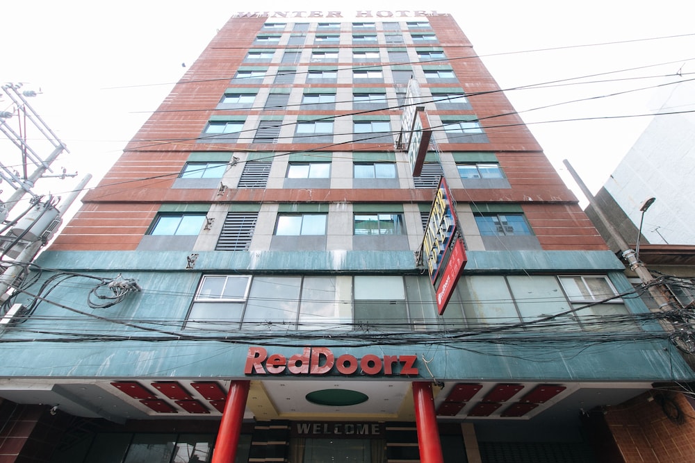 RedDoorz at Winter Hotel Araneta 1/61