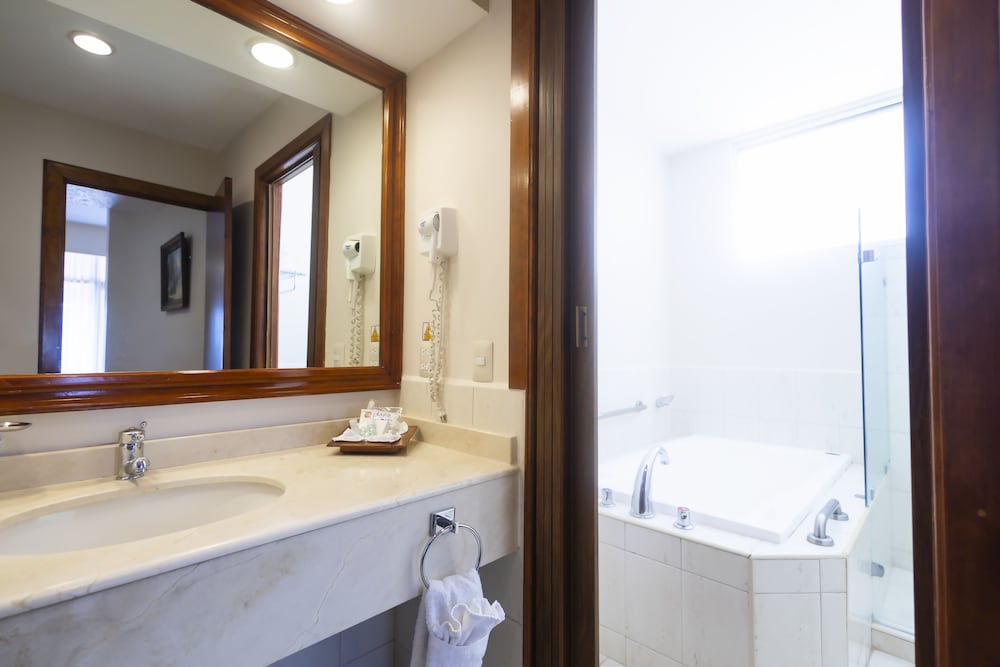 Hotel Plaza Uruapan 66/67