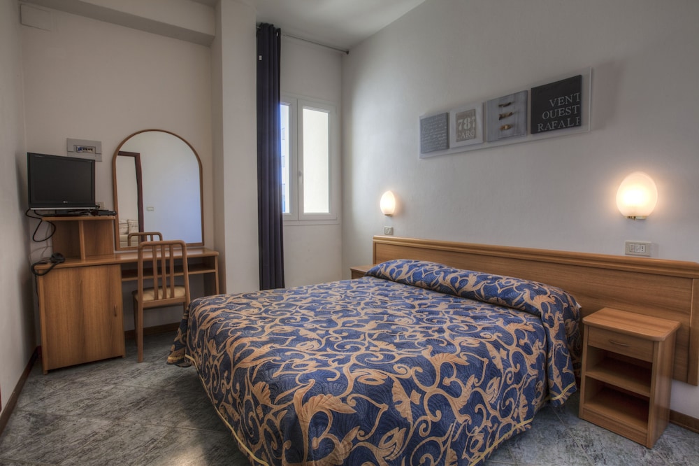 Hotel Life 17/66