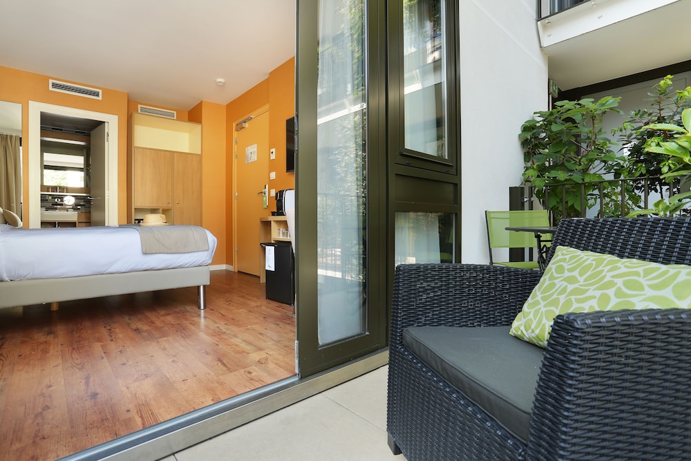 Lobby at Les Jardins de Mademoiselle & SPA, PARIS