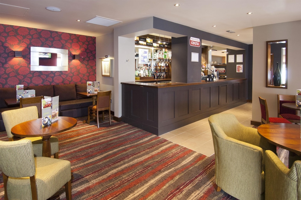 Premier Inn Camberley 6/32