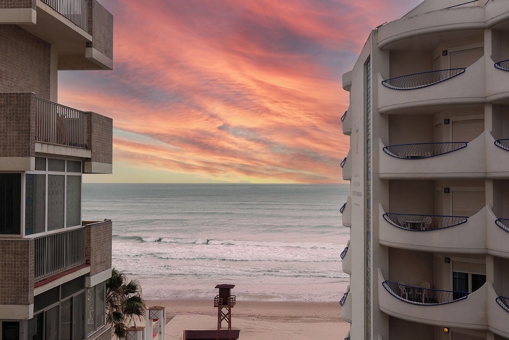 Hotel Spa Cadiz Plaza 67/70