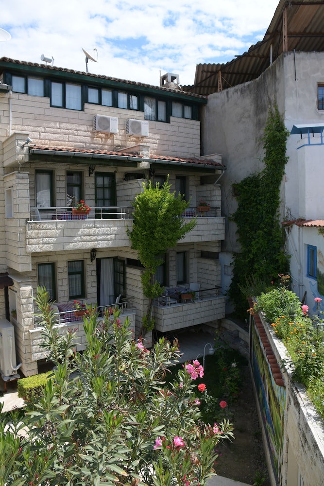 Hal-Tur Hotel 3/50