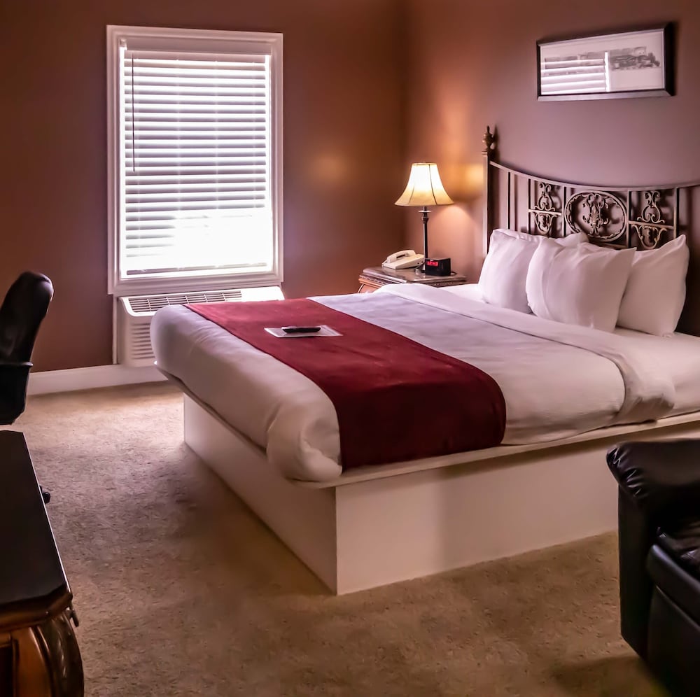 Depot Inn & Suites 5/50