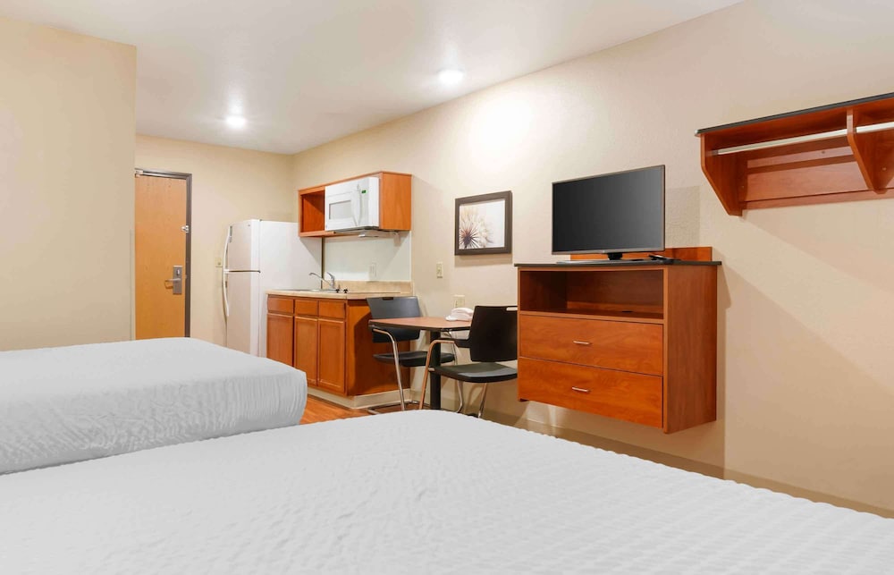 Extended Stay America Select Suites - Kansas City - Stadium 21/43