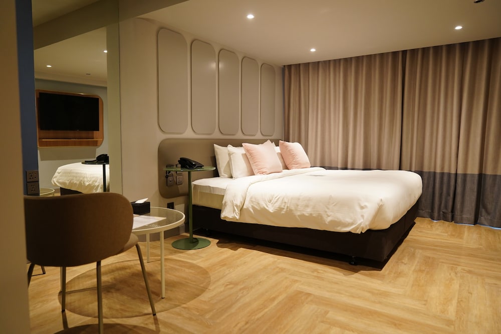 PREMIER, DOUBLE BED