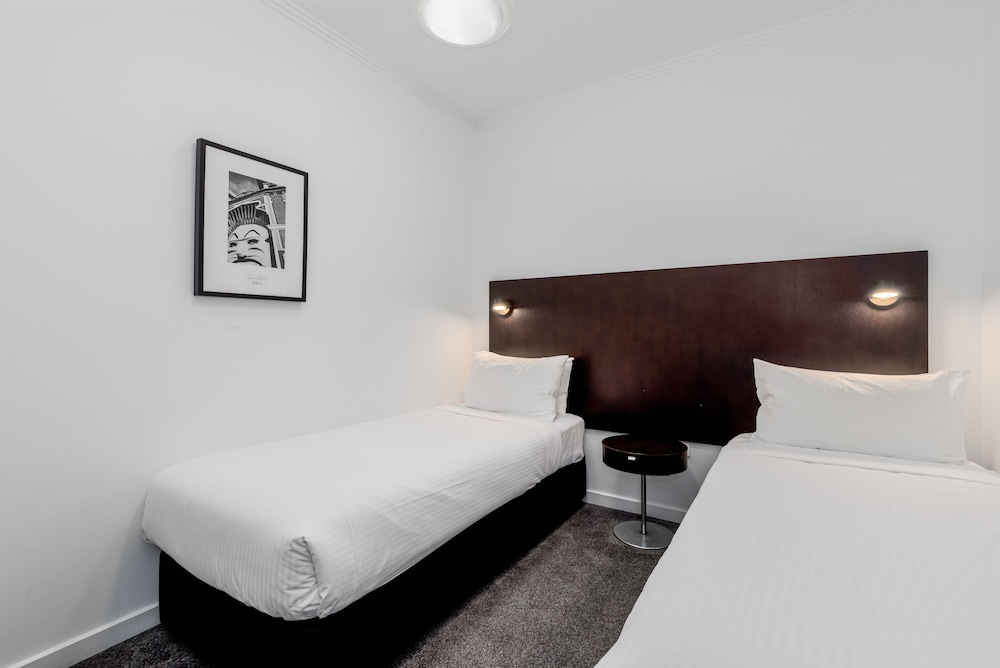 2 BEDROOMS, APARTMENT