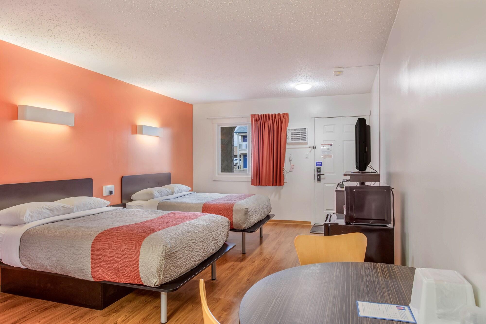 Motel 6 Camrose, AB 7/25