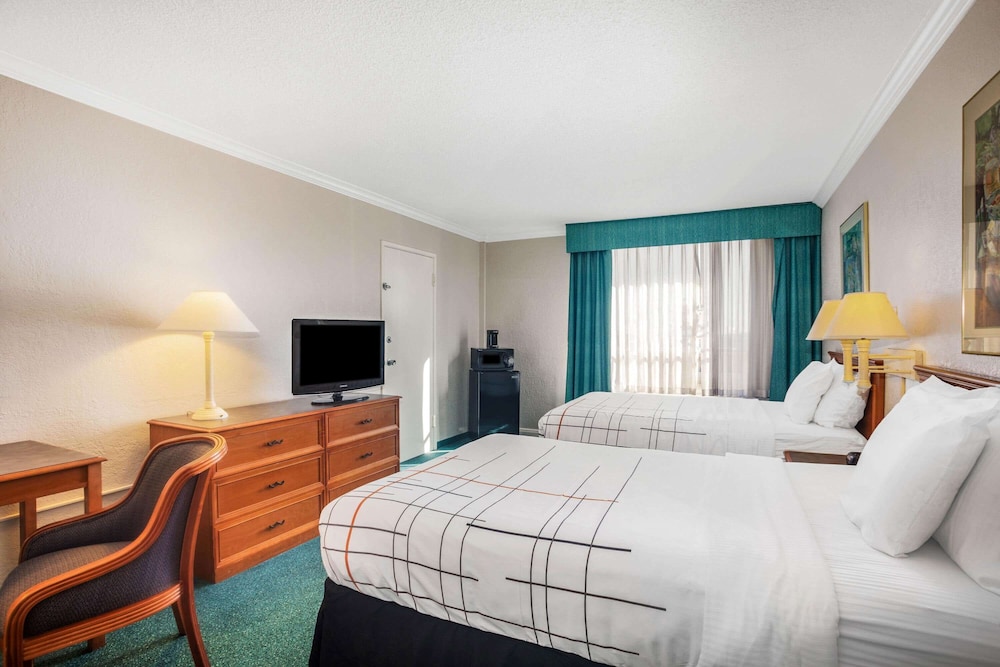 Days Inn by Wyndham Del Rio 15/55