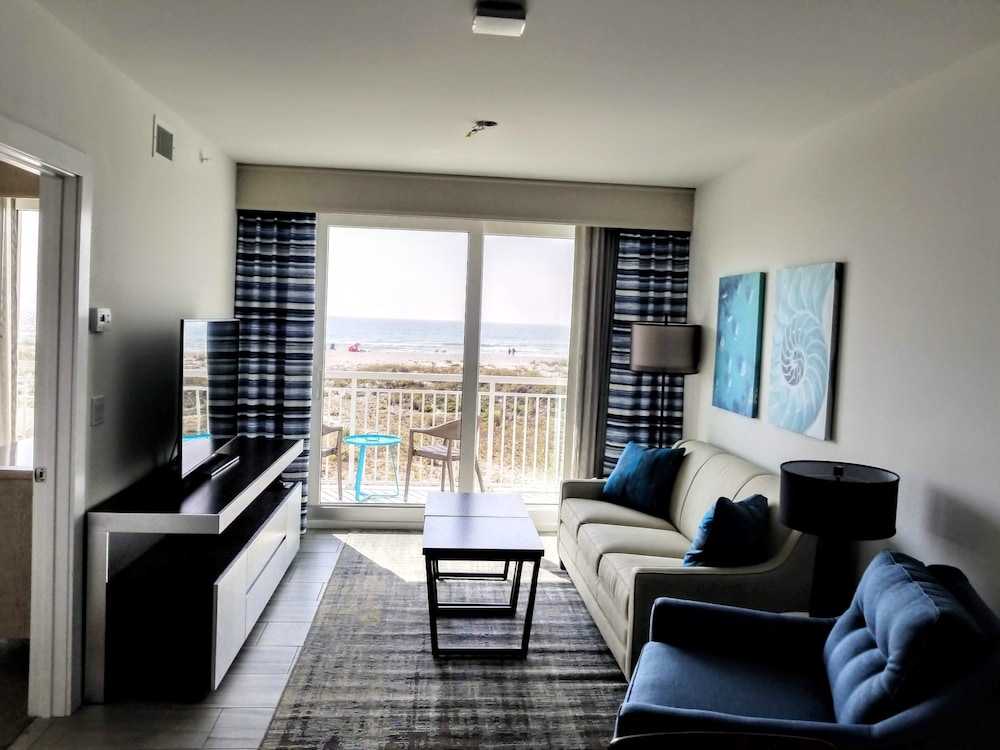 Provident Oceana Beachfront Suites 51/77