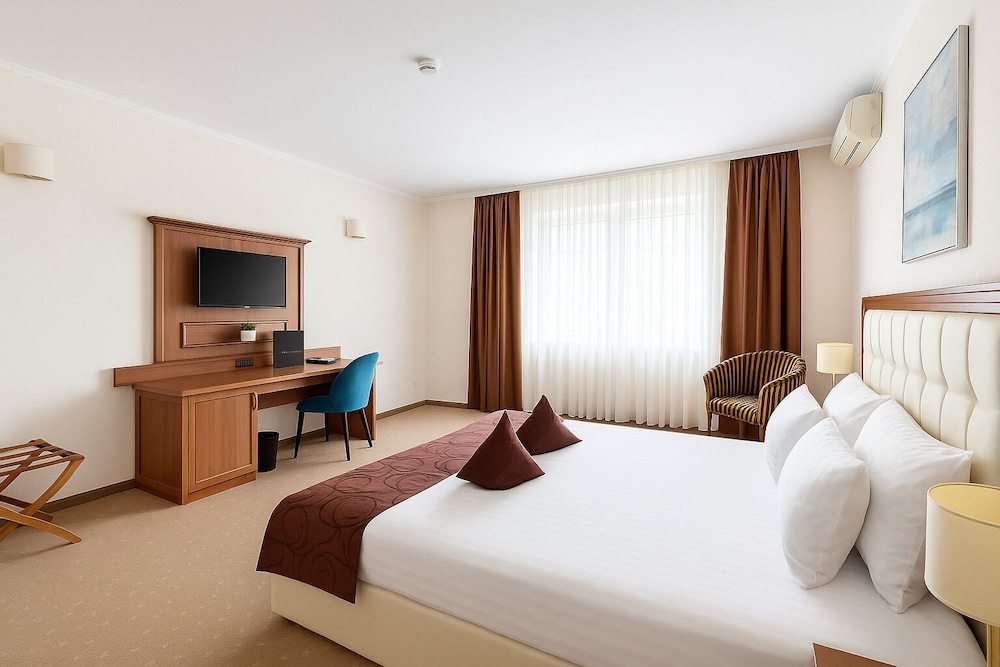 ECONOMY, QUEEN BED