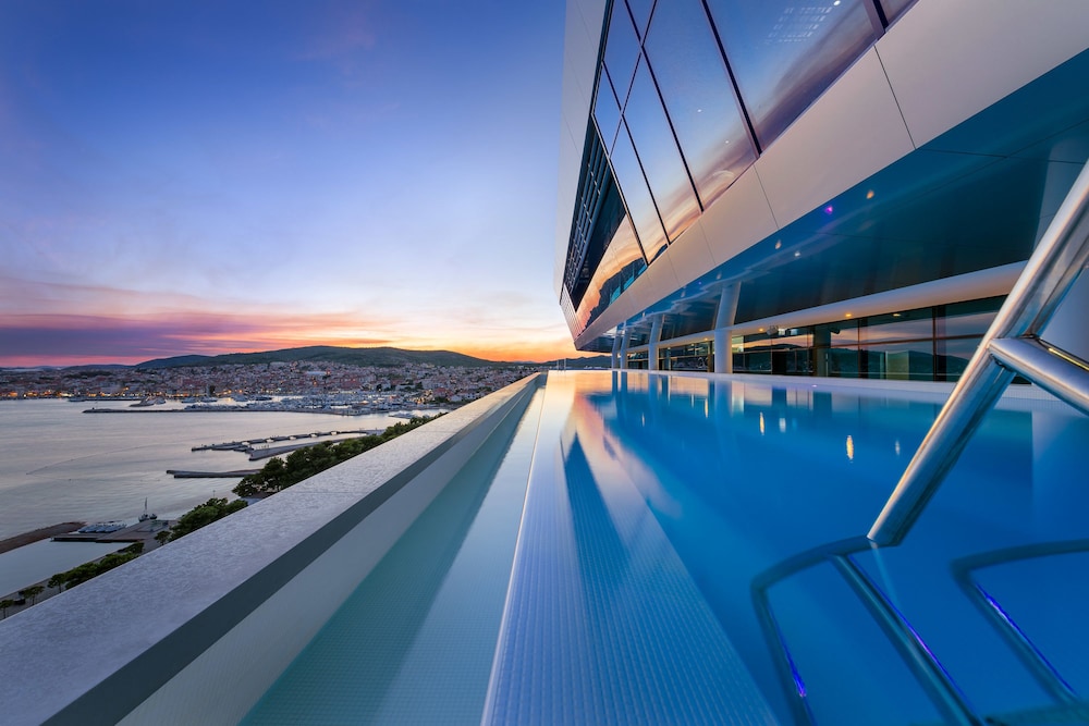 Olympia Sky Hotel 40/50