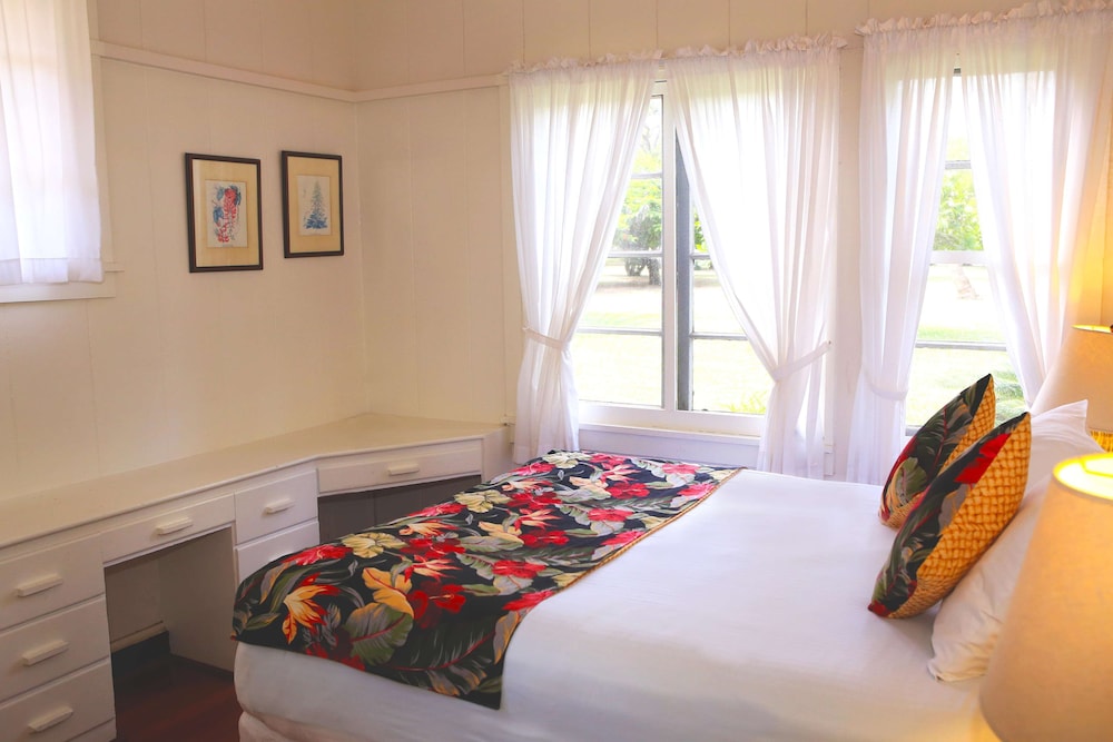 1 Bedroom, Coast, Cottage, Queen Bed, Garden View