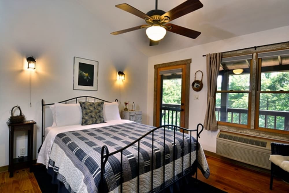 Bent Creek Lodge Bed &amp; Breakfast 23/50