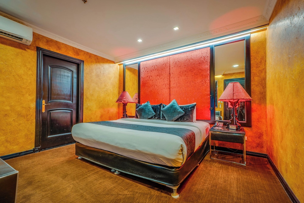 Fields Plaza Suites 20/65