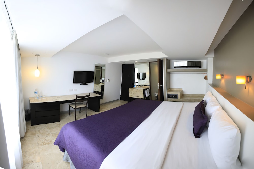 Hotel Senorial 17/56