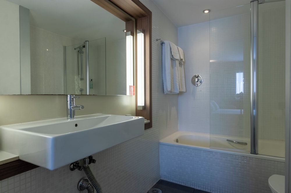 Travelodge Malaga Airport 59/60
