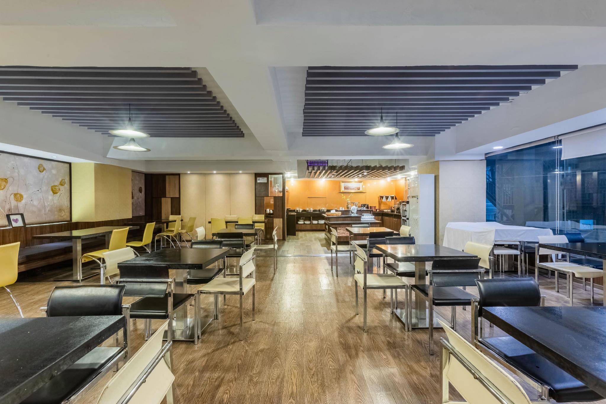 Vienna International Hotel (Changzhou Railway Station) 34/37