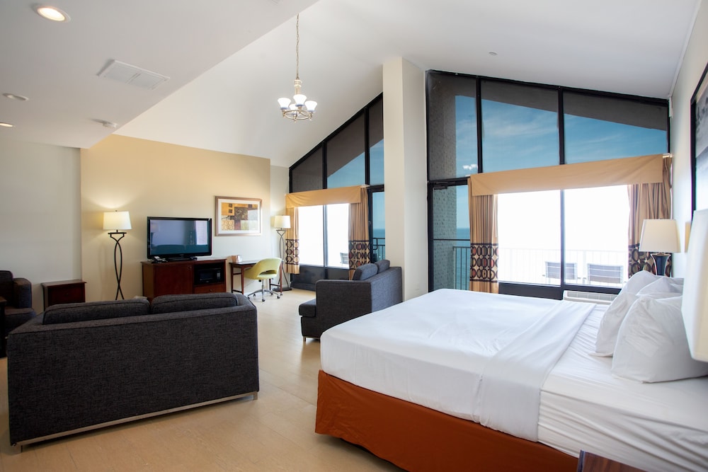 SUITE, KING BED, OCEAN FRONT