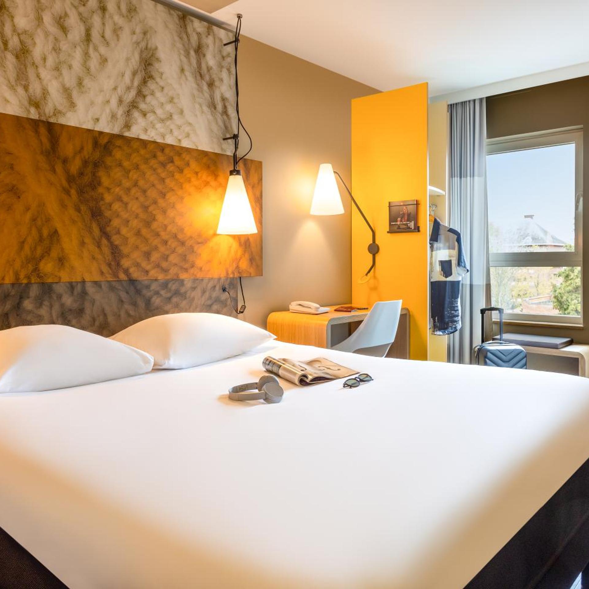 Standard, King Bed