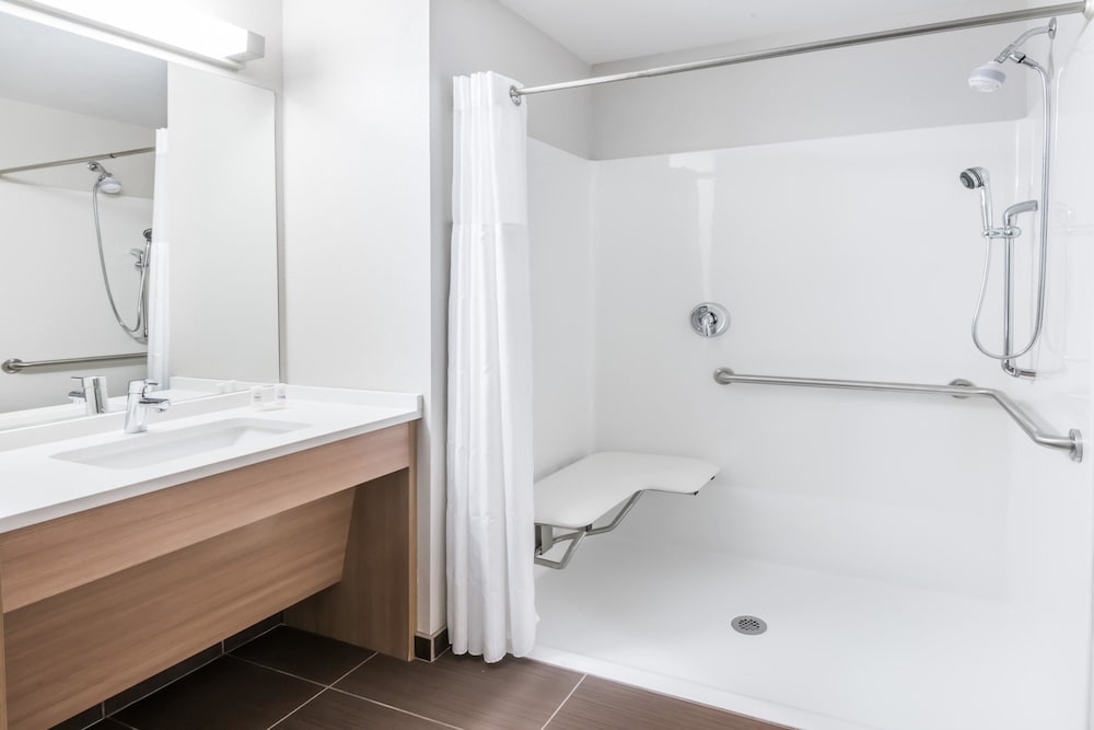 Microtel by Wyndham Penn Yan Finger Lakes Region 15/64