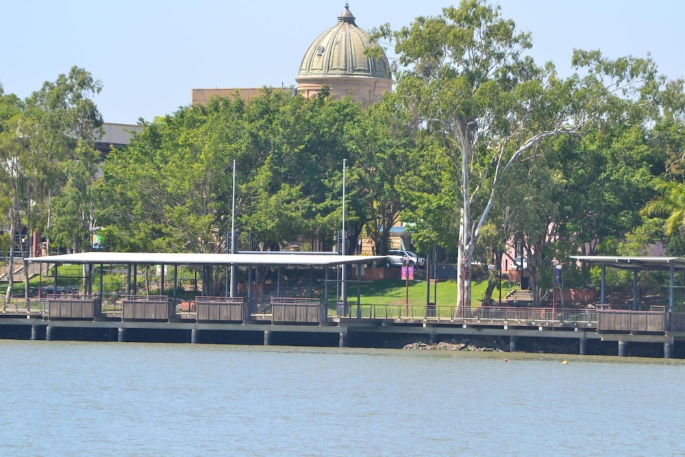 Rockhampton Riverside Central 32/47