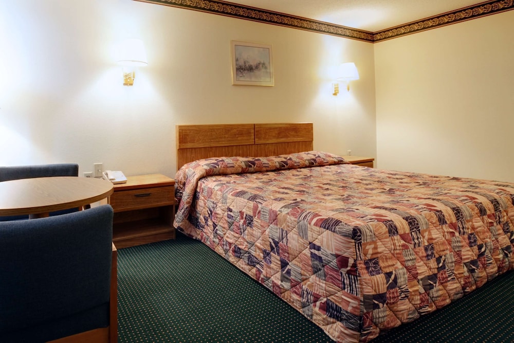 Americas Best Value Inn Athens Tn 9/19