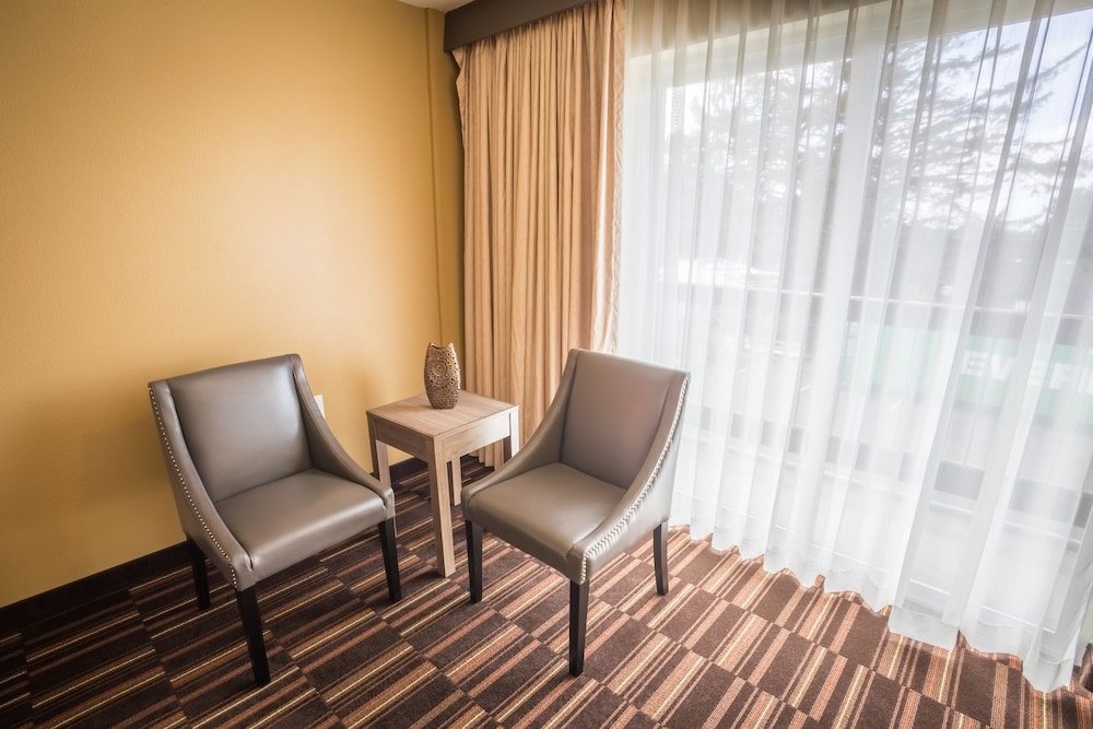 Inn at Wecoma 24/28