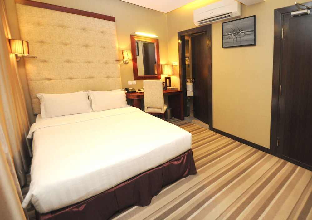 Celyn City Hotel 10/23