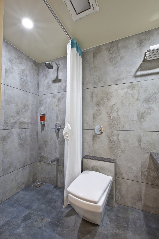 Hotel Sifat International 50/50
