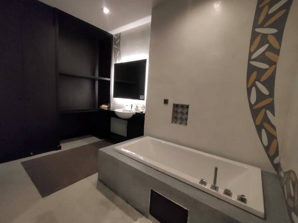 Sorin Boutique Hotel 10/66