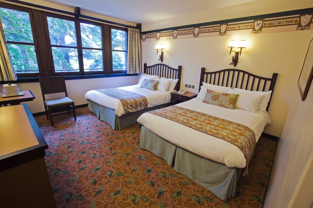 Disneys Sequoia Lodge 19/48