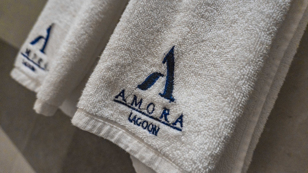 Amora Lagoon photo2